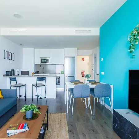 A&n Sea View Terrace & Pool Getaway 토레델마르
