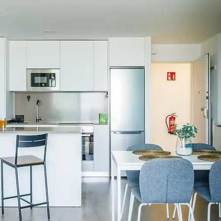 A&n Sea View Terrace & Pool Getaway *