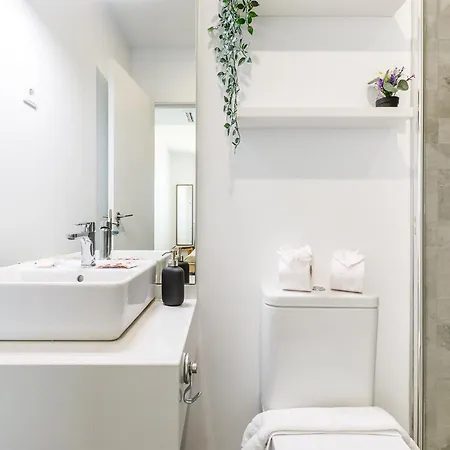 A&n Sea View Terrace & Pool Getaway 토레델마르