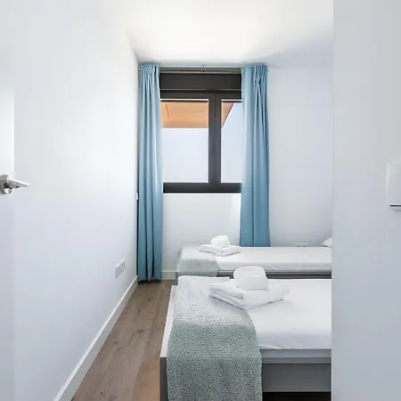 A&n Sea View Terrace & Pool Getaway 토레델마르