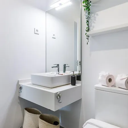 A&n Sea View Terrace & Pool Getaway